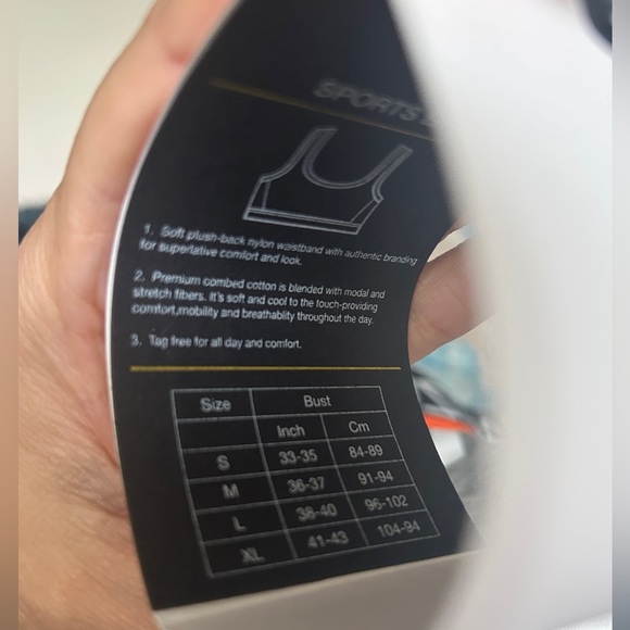 Wesc Sports Bra - Picture 3 of 3